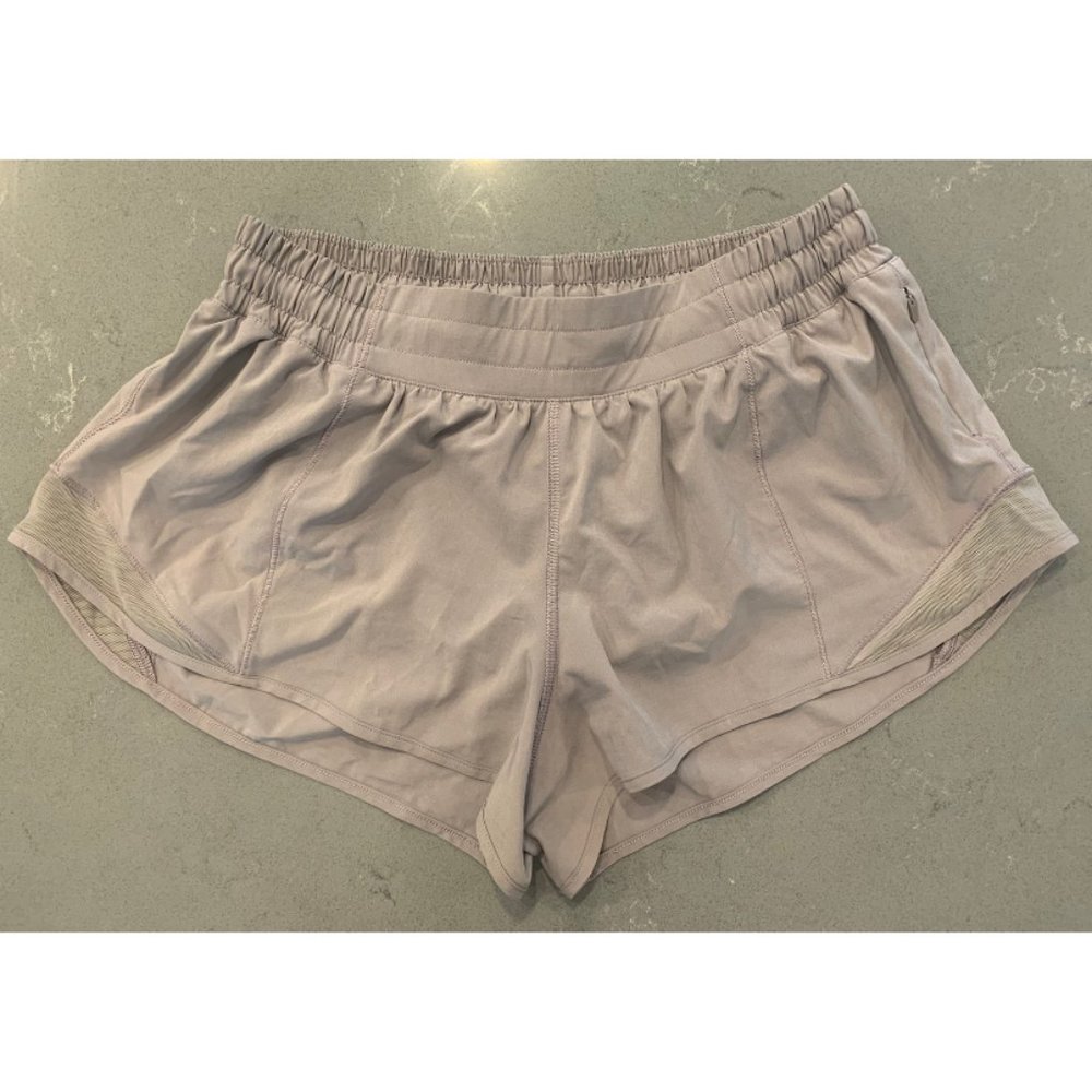 LULULEMON HOTTY HOT SHORT II 2.5"